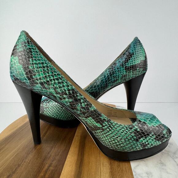 EUC Calvin Klein Sandie Two Tone Cobalt Blue/Green Snakeskin Retro Wood Heel 7.5 - Picture 4 of 10
